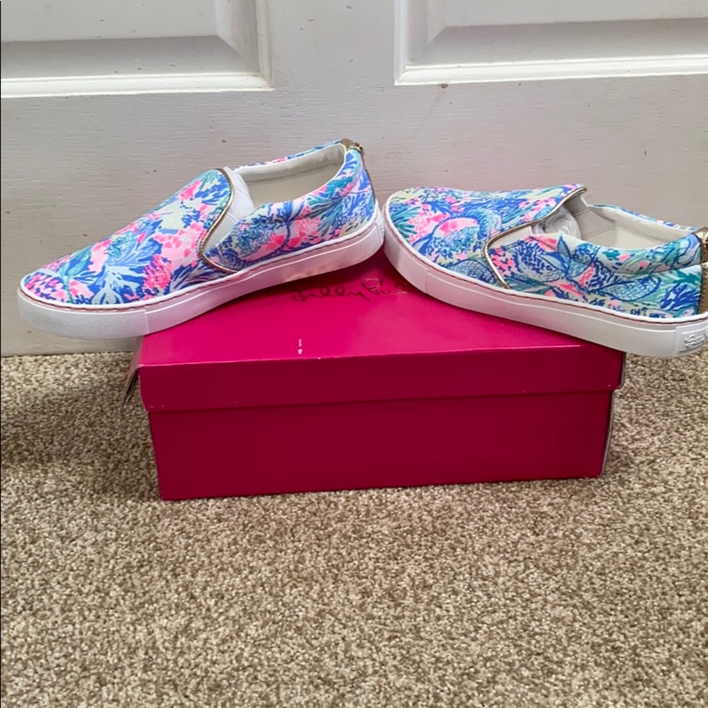 Lilly Pulitzer NWT Julie Sneaker Multi Size 8M